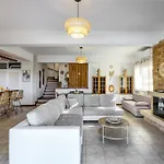 Angelo - Private Pool Holiday home *
